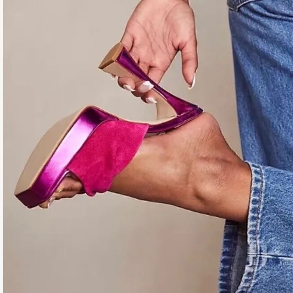 Jeffrey Campbell × Free People Hollyweird
Sandals